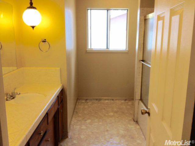 1212 Rose Ave, Modesto, CA 95355 photo 16