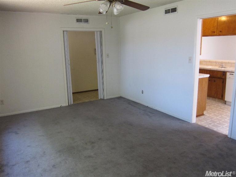 1212 Rose Ave, Modesto, CA 95355 photo 15