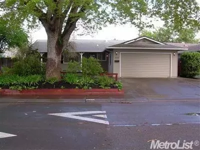 337 E Lancaster Dr, Stockton, CA 95207 photo 1