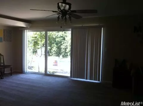 337 E Lancaster Dr, Stockton, CA 95207 photo 4