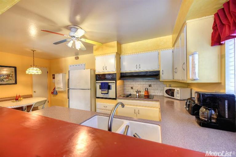 6625 Templeton Dr, Carmichael, CA 95608 photo 13