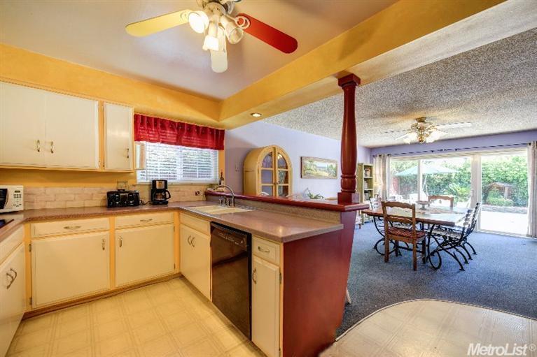 6625 Templeton Dr, Carmichael, CA 95608 photo 14