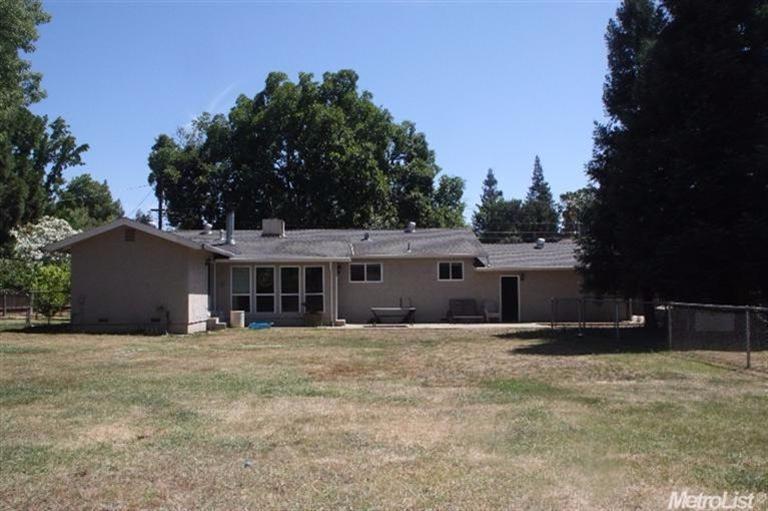 6041 Glenbrook Ln, Carmichael, CA 95608 photo 2