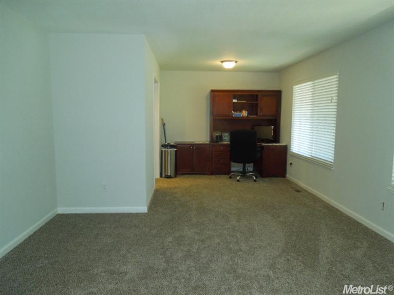 3408 Montclair Cir, Modesto, CA 95350 photo 8