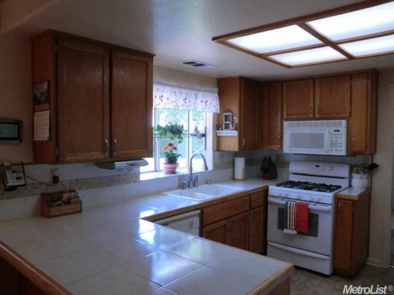 501 Meadowland Dr, Ripon, CA 95366 photo 6