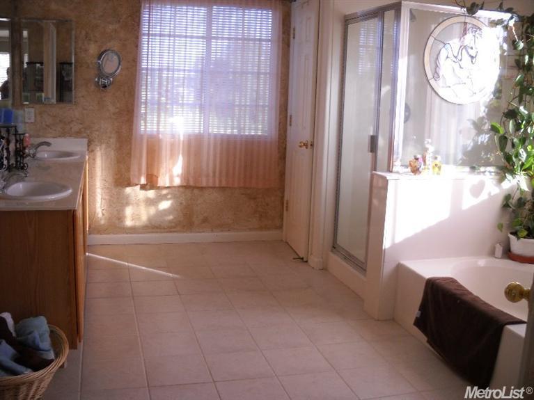 1249 Teal Ct, Patterson, CA 95363 photo 12