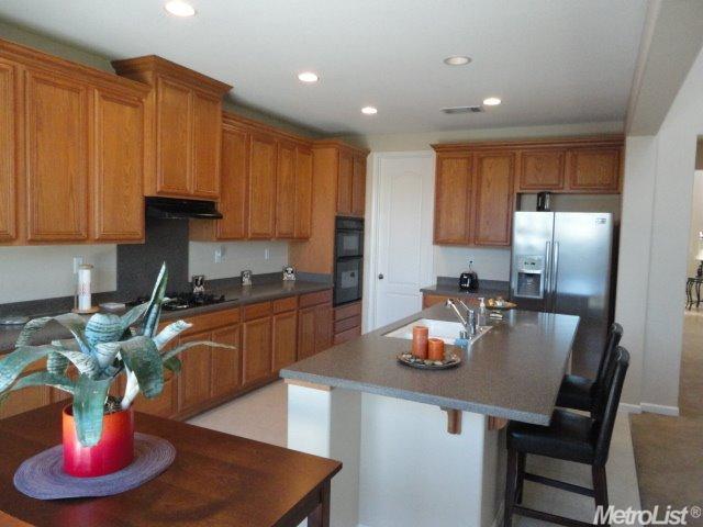 2561 Acapulco Way, Modesto, CA 95355 photo 4