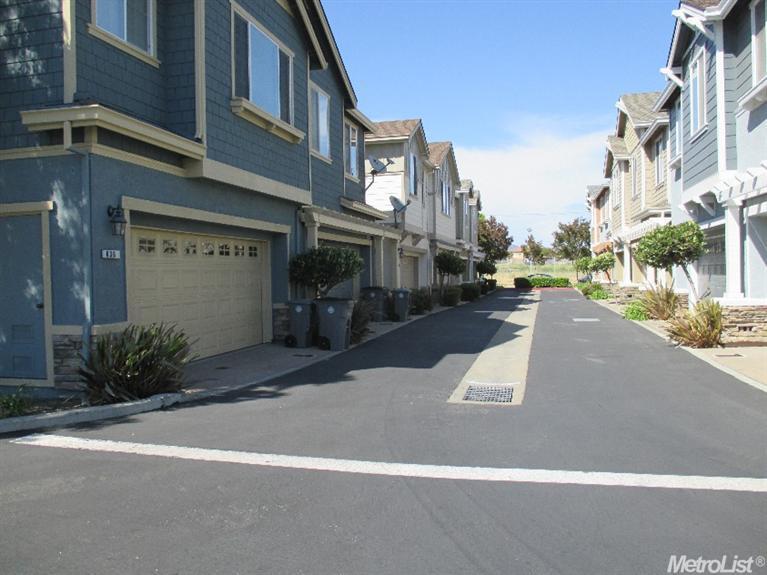 6367 Gatwick Ct, Dublin, CA 94568 photo 2