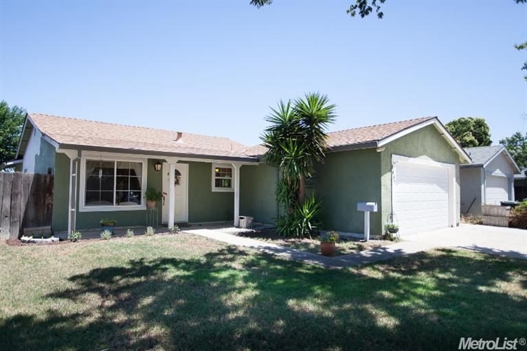 1457 Locust Dr, Tracy, CA 95376 photo 2