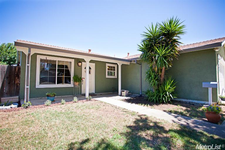 1457 Locust Dr, Tracy, CA 95376 photo 3