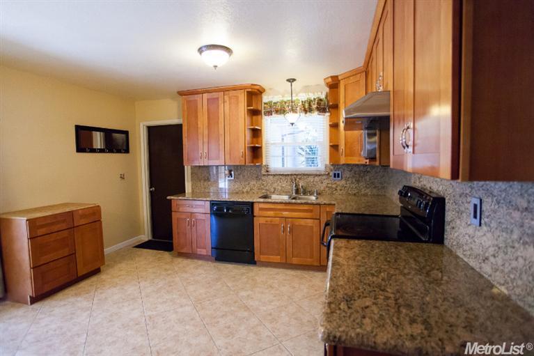 1457 Locust Dr, Tracy, CA 95376 photo 9