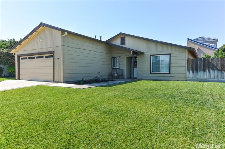 1241 Ginger Way, Manteca, CA 95336 photo 2