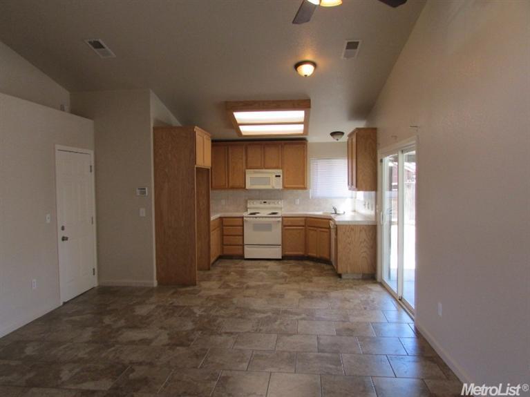 804 Pecos Ct, Modesto, CA 95351 photo 4