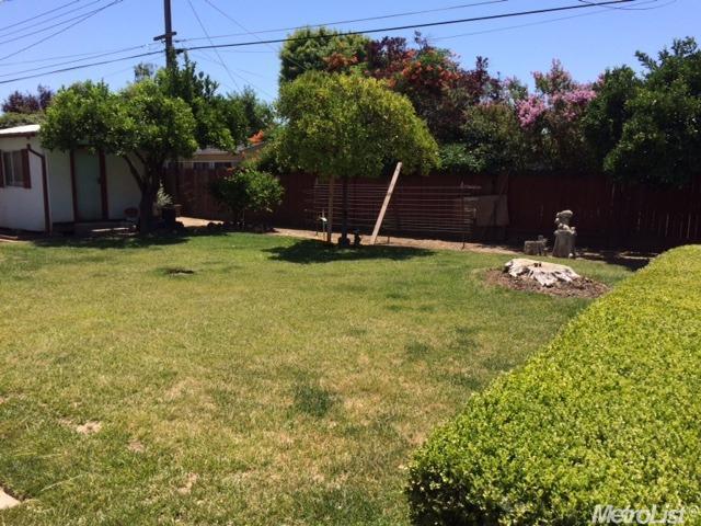 920 Windsor Dr, Lodi, CA 95240 photo 2