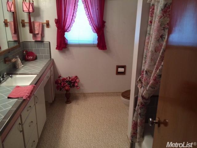 920 Windsor Dr, Lodi, CA 95240 photo 13