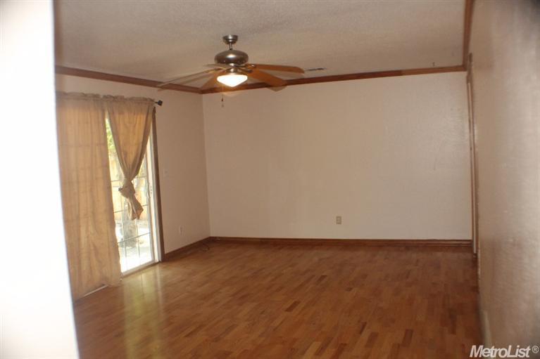 516 Lenore Dr, Modesto, CA 95351 photo 2