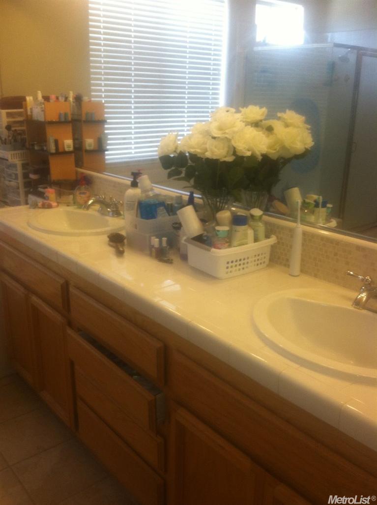 10300 Spring St, Galt, CA 95632 photo 2