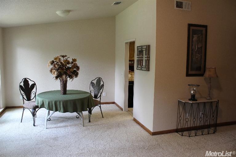 5976 Adana Cir, Carmichael, CA 95608 photo 4