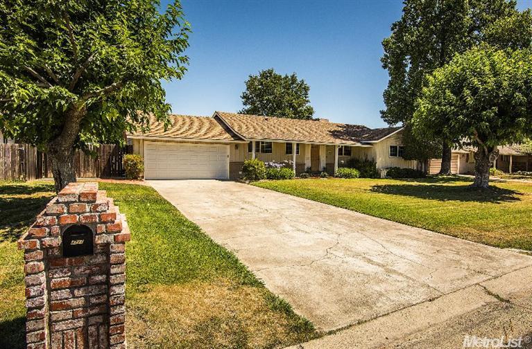 4711 Robertson Ave, Carmichael, CA 95608 photo 2