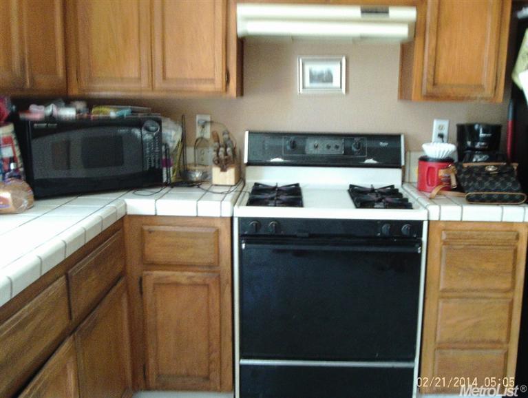 121 Michelle Ct, Galt, CA 95632 photo 2