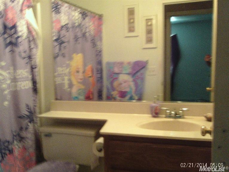 121 Michelle Ct, Galt, CA 95632 photo 4