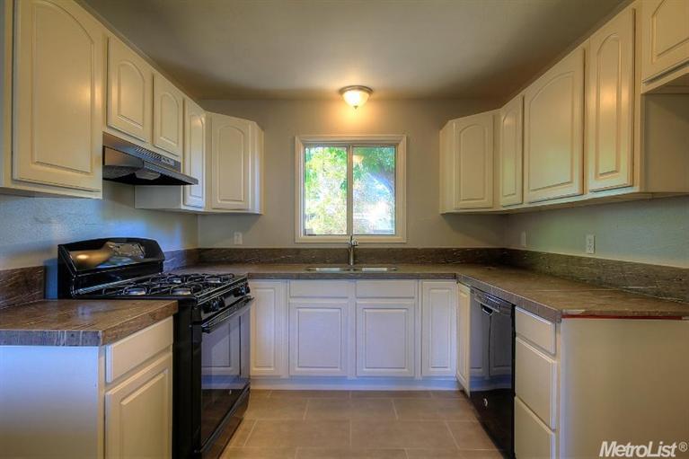 439 Bermuda Way, Modesto, CA 95350 photo 2