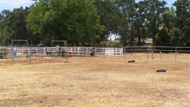 5543 Locust Ave, Carmichael, CA 95608 photo 8