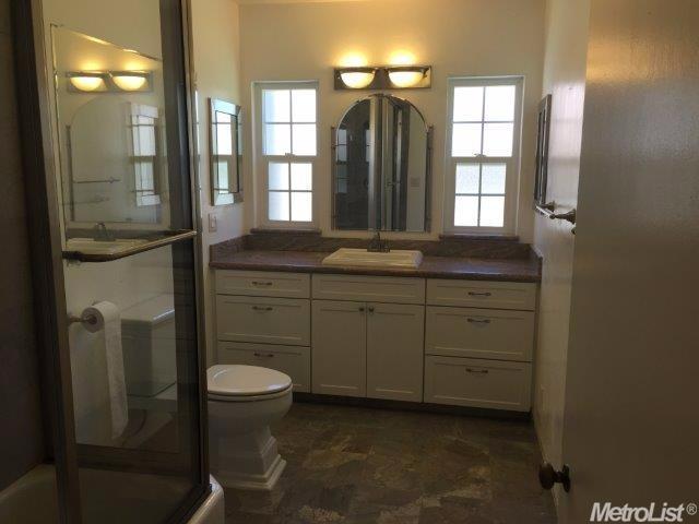 231 E 12th St, Tracy, CA 95376 photo 8