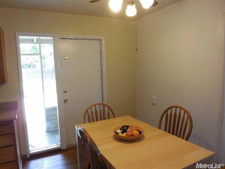 2020 Rockbridge Rd, Sacramento, CA 95815 photo 4