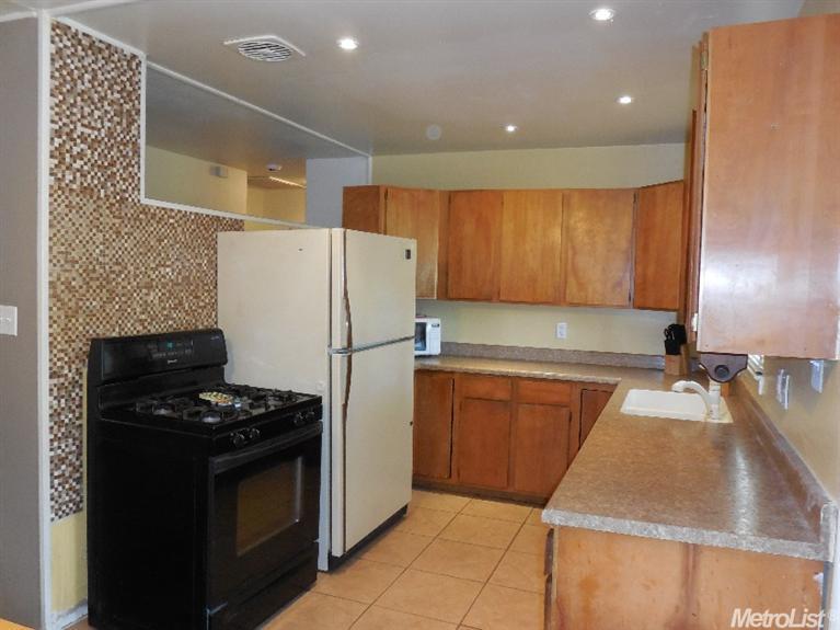 2020 Rockbridge Rd, Sacramento, CA 95815 photo 3