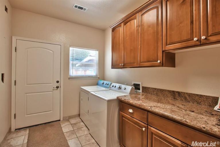 4920 Steamers Ln, Carmichael, CA 95608 photo 12