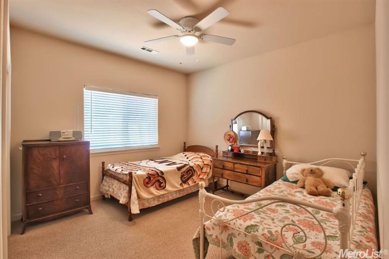 4920 Steamers Ln, Carmichael, CA 95608 photo 9