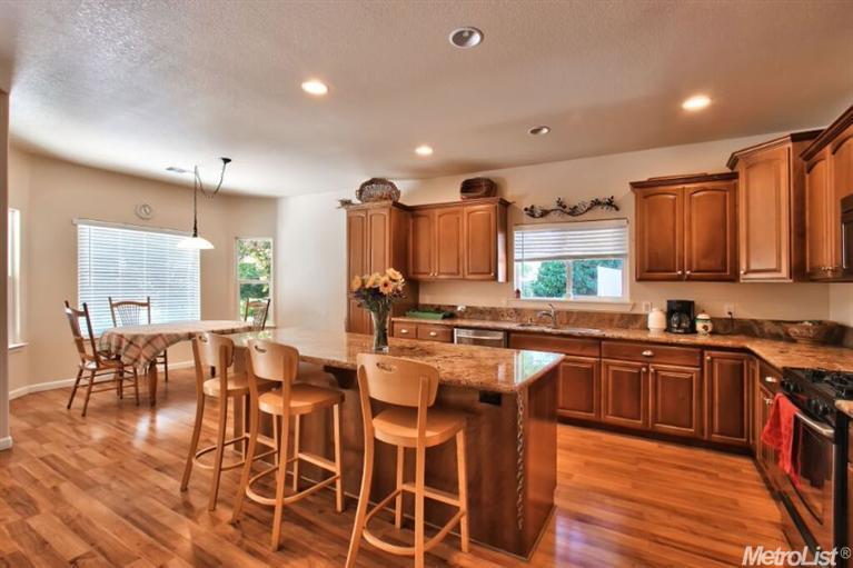 4920 Steamers Ln, Carmichael, CA 95608 photo 8