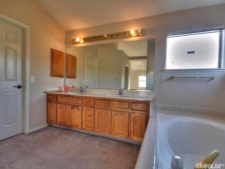 1728 Volendam Ave, Modesto, CA 95356 photo 17