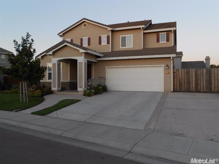 1748 Centerpiece Ln, Manteca, CA 95337 photo 2