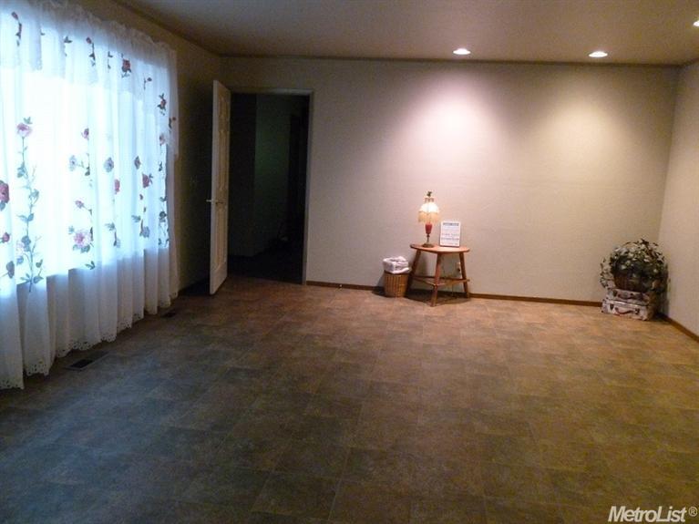 3215 Mayer Way, Carmichael, CA 95608 photo 17