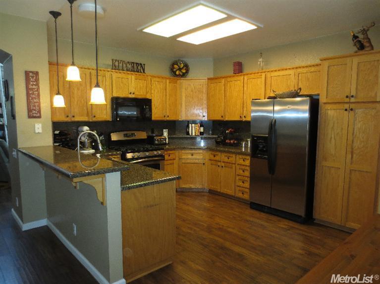 4032 Masterpiece Dr, Modesto, CA 95367 photo 2