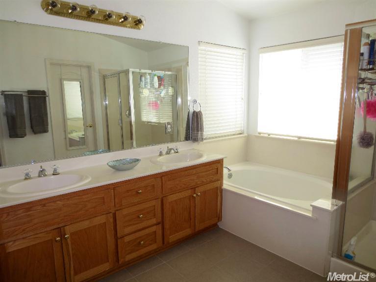 4032 Masterpiece Dr, Modesto, CA 95367 photo 12