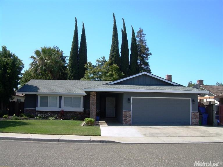 1340 Berry Dr, Turlock, CA 95382 photo 1