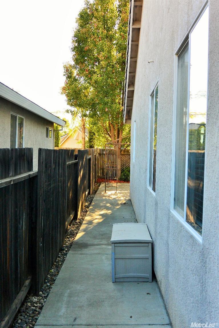 8337 Brewster Mill Cir, Antelope, CA 95843 photo 25