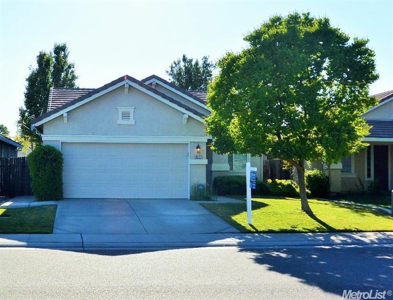 8337 Brewster Mill Cir, Antelope, CA 95843 photo 2
