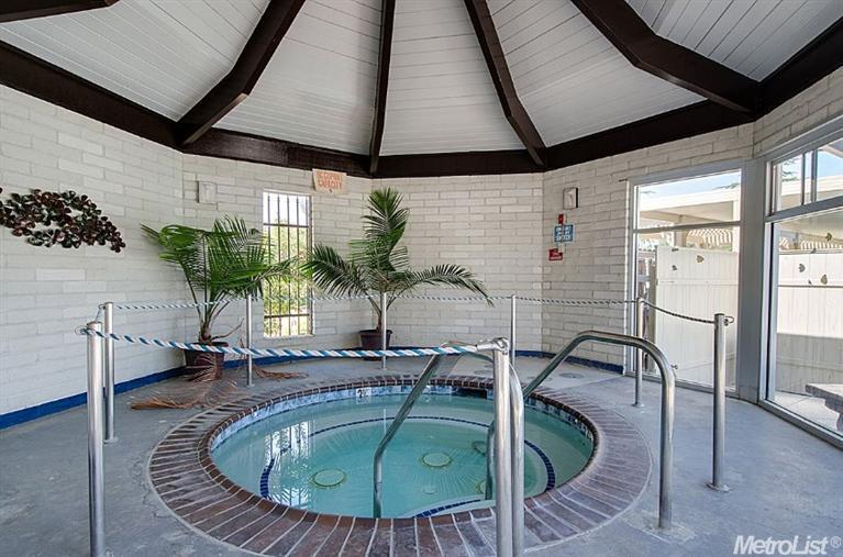186 Shadowbrook, Folsom, CA 95630 photo 2