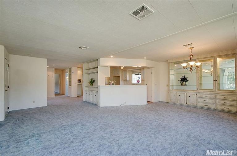 186 Shadowbrook, Folsom, CA 95630 photo 3