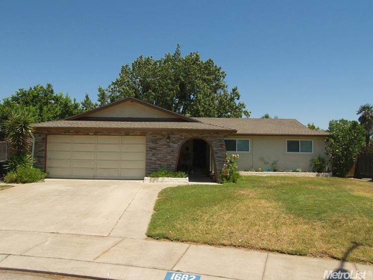 1682 David, Escalon, CA 95320 photo 1