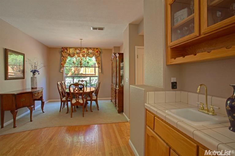 116 Burrill Dr, Folsom, CA 95630 photo 4