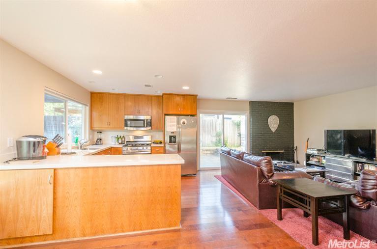 1709 Park Place Dr, Carmichael, CA 95608 photo 2