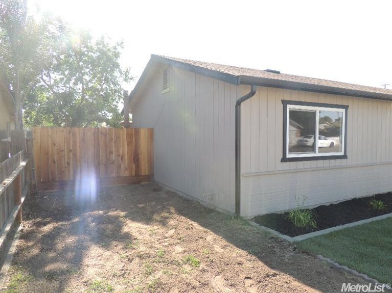 98 Maxwell Ave, Oakdale, CA 95361 photo 4