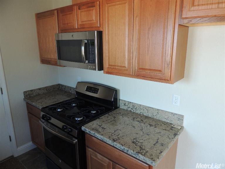 98 Maxwell Ave, Oakdale, CA 95361 photo 10