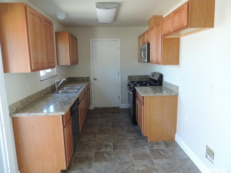 98 Maxwell Ave, Oakdale, CA 95361 photo 11