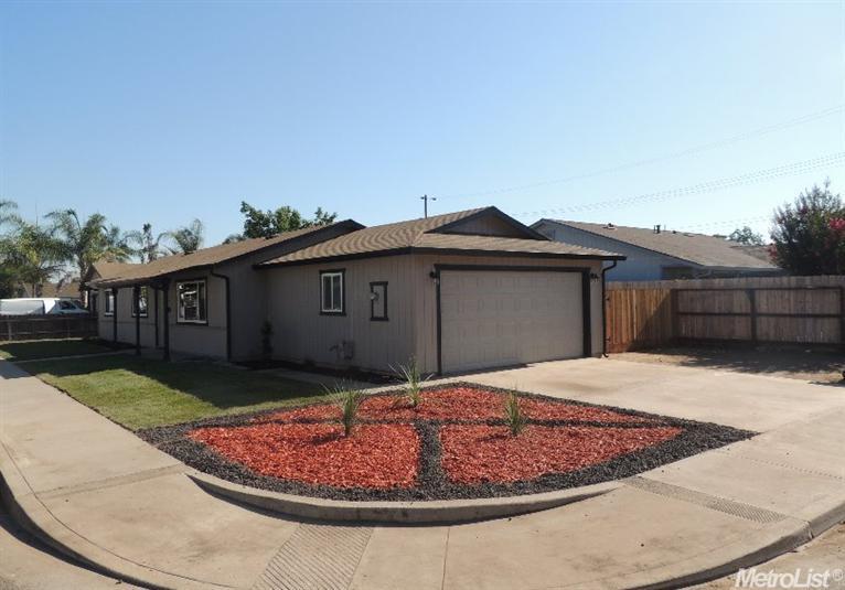 98 Maxwell Ave, Oakdale, CA 95361 photo 1